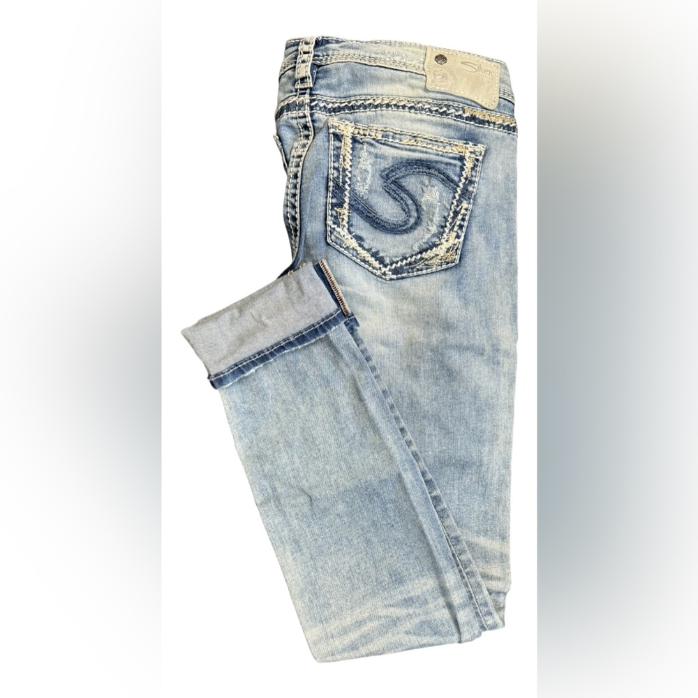 Silver women’s distressed straight leg jeans size 28x31